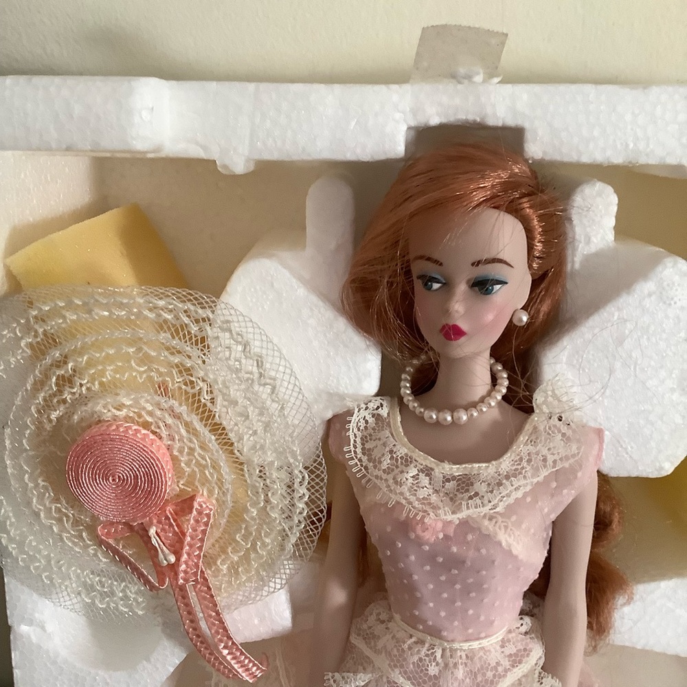 BARBIE:  PLANTATION BELLE 1964 (Reproduction 1991) - Picture 4 of 11